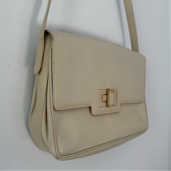 Vintage Gucci cream beige leather shoulder bag with gold GG turnlock closure - Picture 5 of 16
